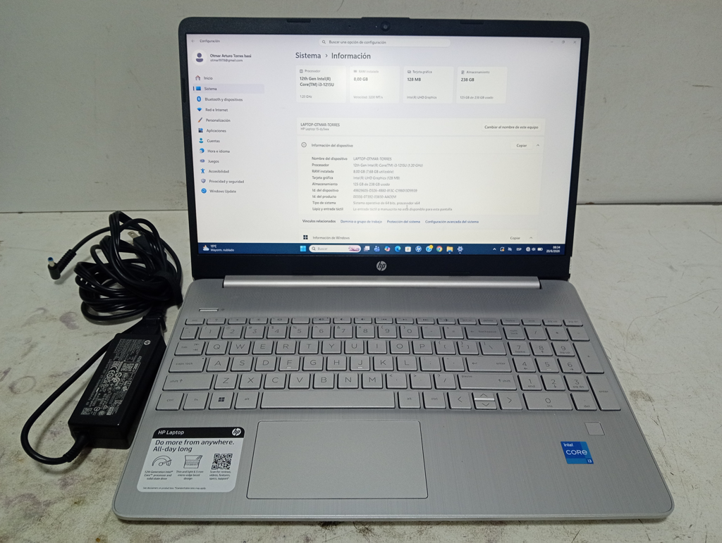 Notebook Marca Hp Modelo 15-Dy5131wm Procesador I3 Memoria Ram 8 Gb Disco Duro 238 Gb Generacion 12 Acc Pantalla De 15.6" Con Teclado Numerico