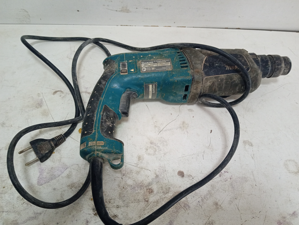 Foto 2 de Taladro Marca Makitta Modelo Hr2470 Usado En Buen Estado Acc No Tiene