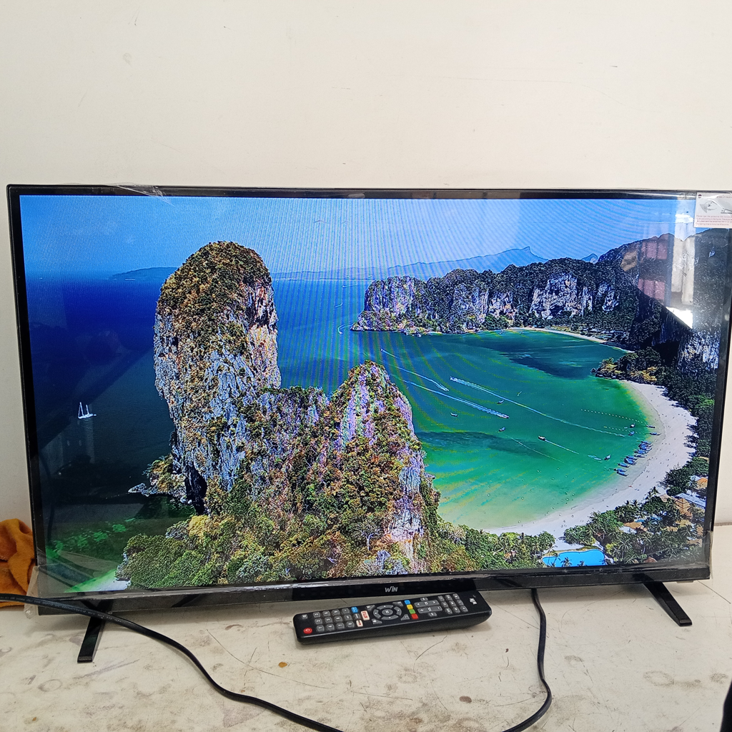 Televisor Led Smart De 32 '' Marca Win Modelo 32fs Con Control Usado En Buen Estado Acc 2 PatitasControl Sin Pila