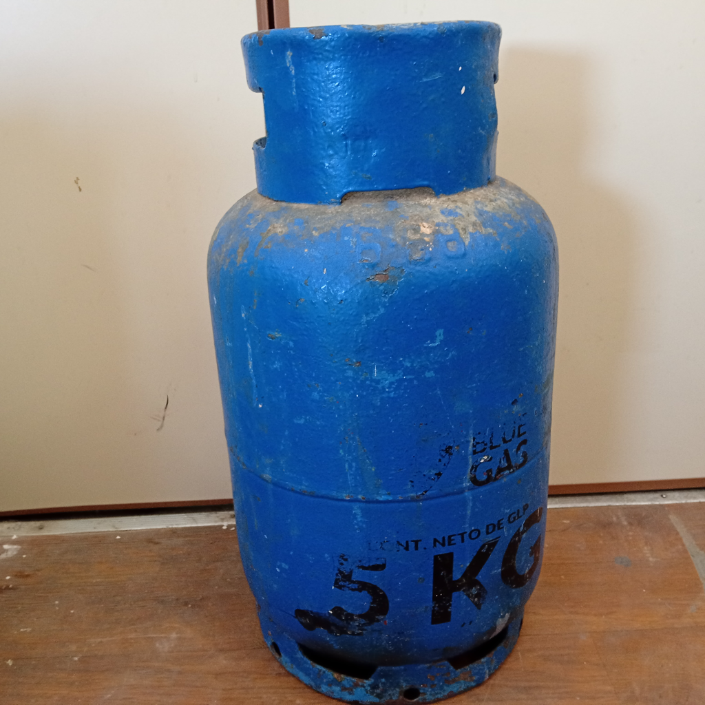 Garrafa Cap 10 Kg. Marca Blue Gas Usado Con Desgaste Color Azul Acc No Tiene