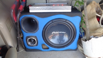Caja C/ Parlantes Para Auto Usado En Buen Estado Acc: 1 Woofer Pioneer De 12"1 Corneta1 Super Twister