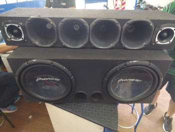 Caja C/ Parlantes Para Auto Nro Usado En Buen Estado Acc Dos Boofer Pioneer De 124cornetas2super Twiitter