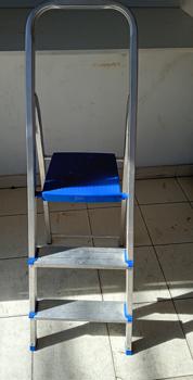 Escalera Marca Mor Altura 1 M Cap 120 Kg. Usado En Buen Estado Acc De Tres Escalones