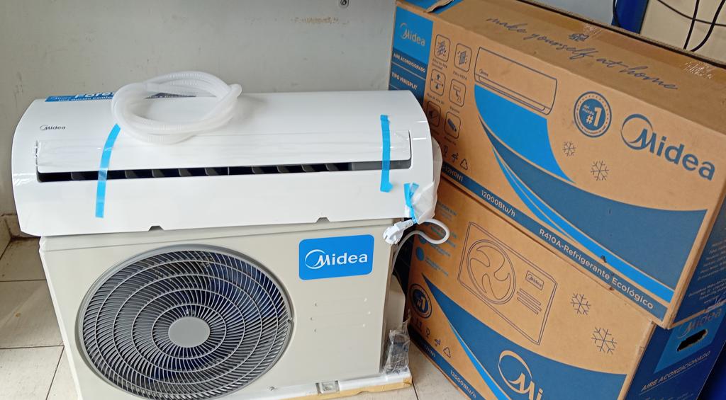 Aire Acondicionado Tipo Split Marca Midea Potencia Btu 12 Con Kit Instalacion Con Control Modelo Msafb-12hrn1 Nuevo Sin Uso Con Caja Acc Unidad Interiro Msafb-12hrn1Unidad Interior Mox130-12hn1