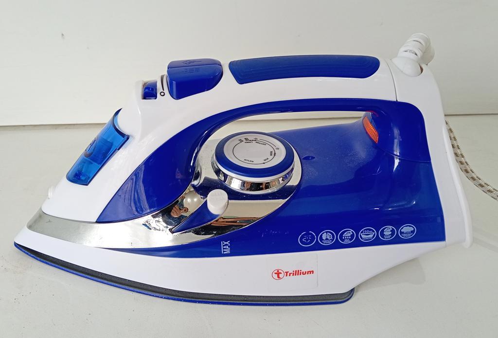 Plancha Electrica Marca Trillium Modelo Stb800 Usado En Buen Estado Acc Con Vapor Y Regulator De Temperatura