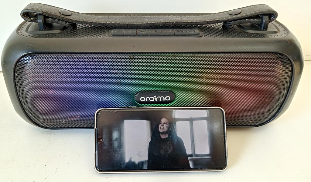 Parlante Portatil Marca Oraimo Modelo Obs-75d Usado En Buen Estado Con Colgante Acc BtAuxUsbPuerto Usb C