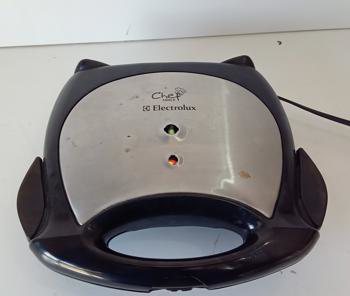 Sandwichera Marca Electrolux Modelo Sandu Usado En Buen Estado Acc Para Dos Panes