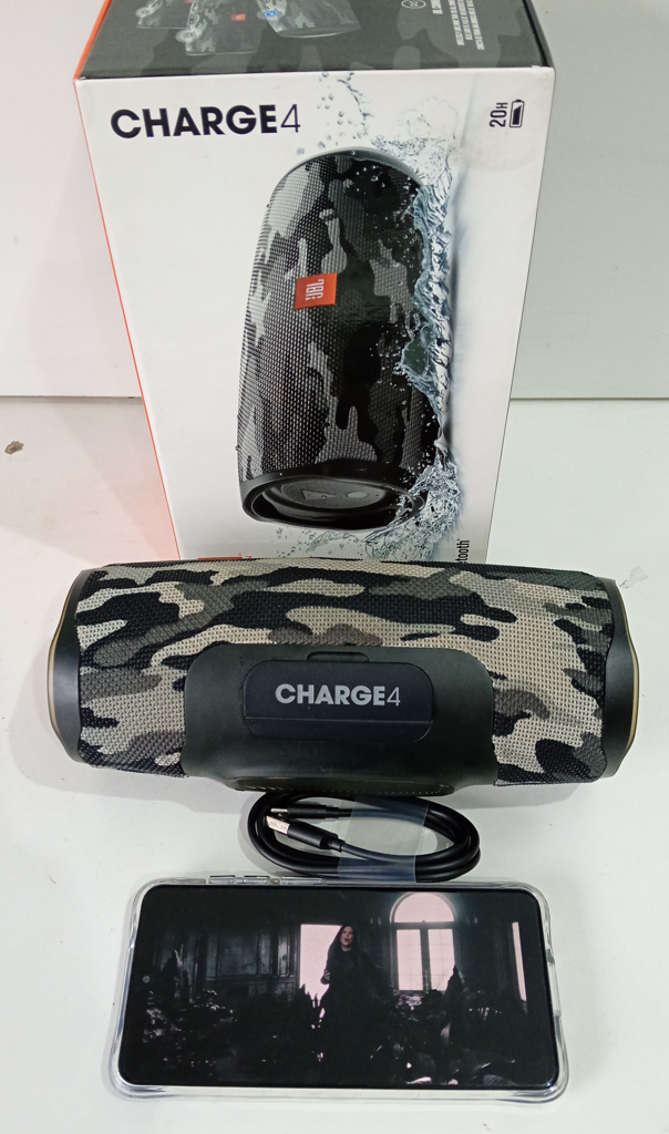Foto 2 de Parlante Portatil Marca Jbl Modelo Charge 4 Acc Cable CargadorPurto UsbPuerto Tipo CAux