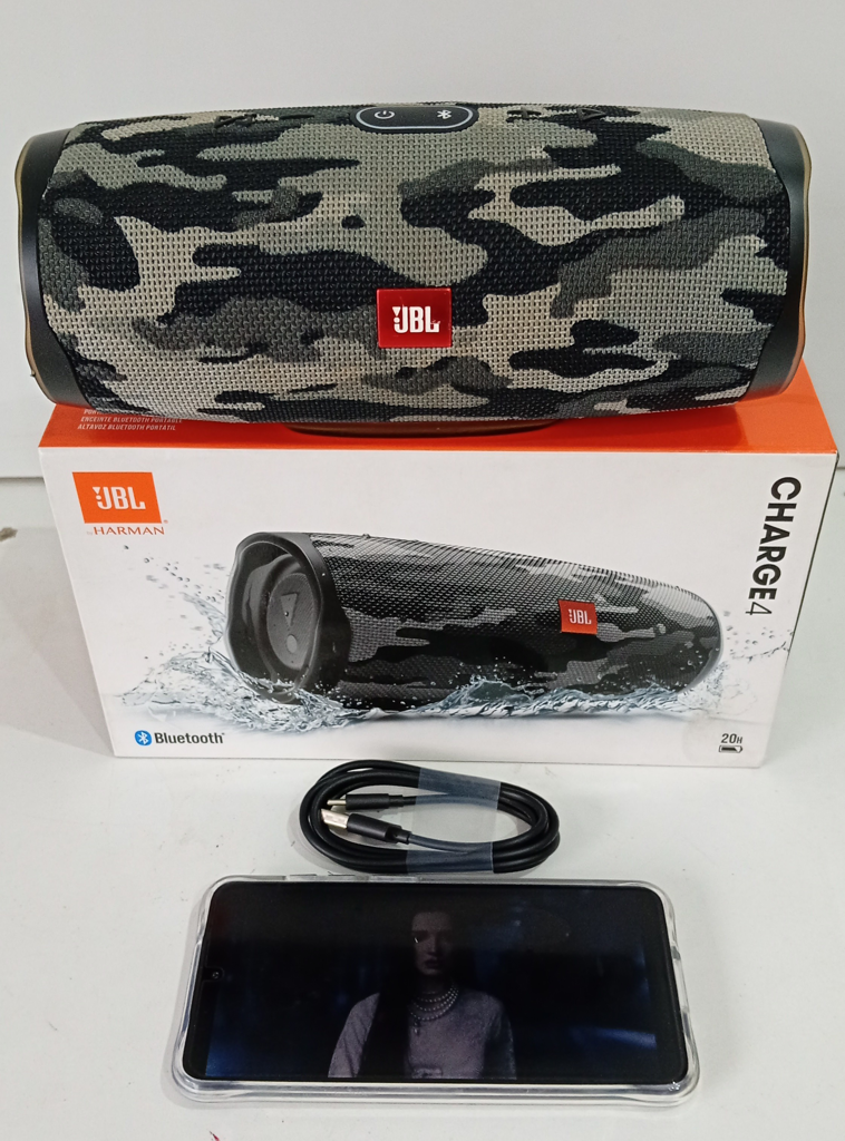 Foto 3 de Parlante Portatil Marca Jbl Modelo Charge 4 Acc Cable CargadorPurto UsbPuerto Tipo CAux