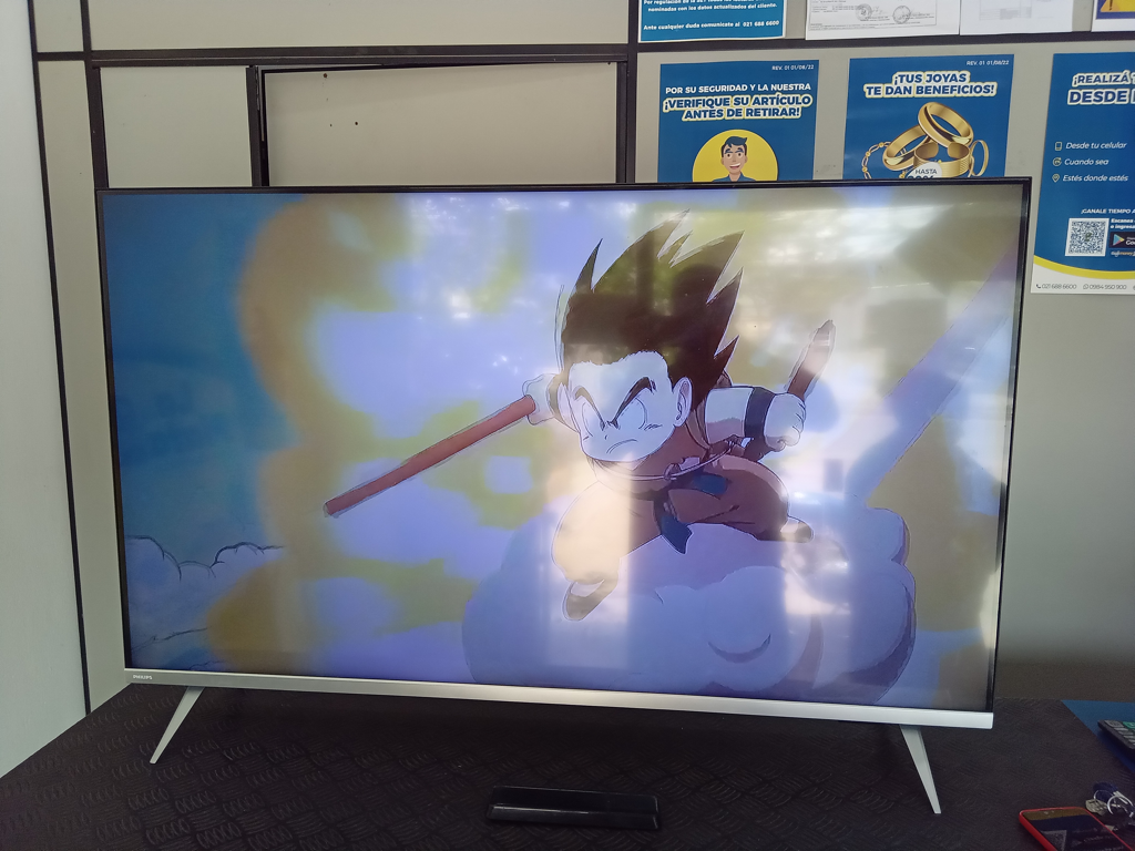 Foto 5 de Televisor Led Smart De 50 '' Marca Philips Modelo 50pud6654/55 Con Control Usado En Buen Estado Acc Con Patitas Y Cable Power