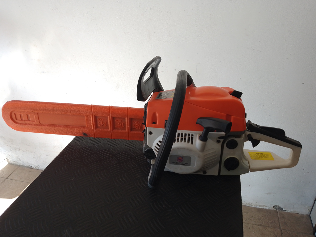 Motosierra Marca Wonder Modelo Master Usado En Buen Estado Acc Con Cubre Cadena Y Cadena Manija
