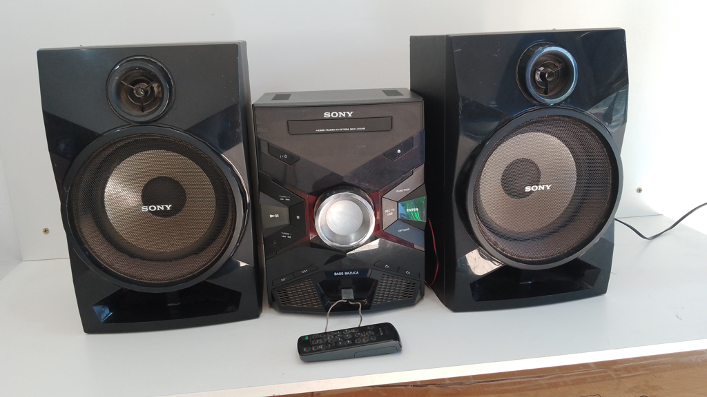 Equipo De Sonido Marca Sony Con Control Modelo Hcd-Esx8 Usado Con Desgaste Acc Con Dos Parlantes