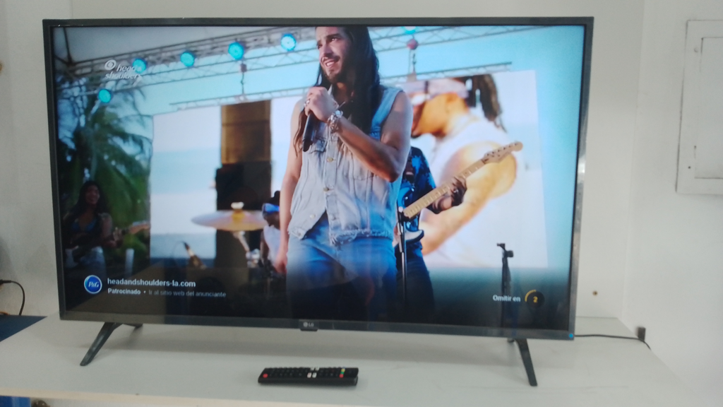 Televisor Led Smart De 43 '' Marca Lg Modelo 43lm6370psb Con Control Usado En Buen Estado Acc Par De PatitasCable Power