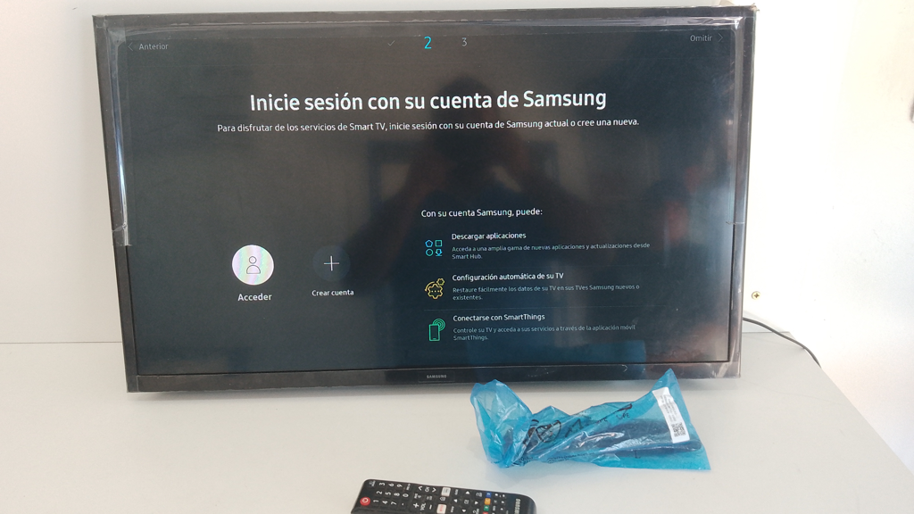 Foto 2 de Televisor Led Smart De 32 '' Marca Samsung Modelo Un32t4202ag Con Control Usado En Buen Estado Acc Con Patitas
