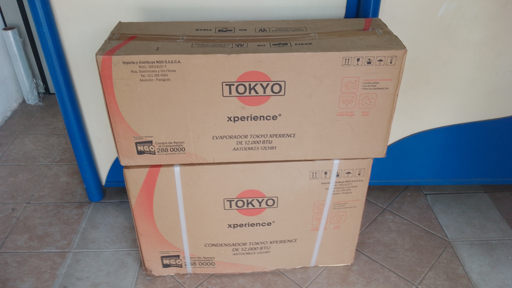 Aire Acondicionado Tipo Split Marca Tokyo Potencia Btu 12 Con Kit Instalacion Con Control Modelo Aatocm123-12chr1 Nuevo Sin Uso Con Caja Acc Kit Instalacion
