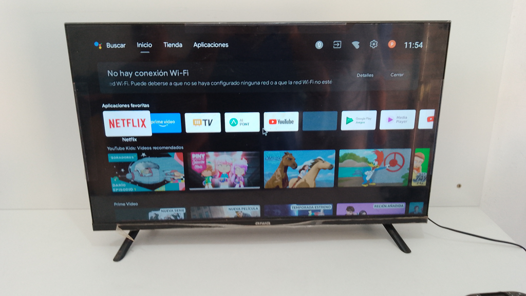 Televisor Led Smart De 32 '' Marca Aiwa Modelo Aw32b4sm Con Control Usado En Buen Estado Acc Con Patitas