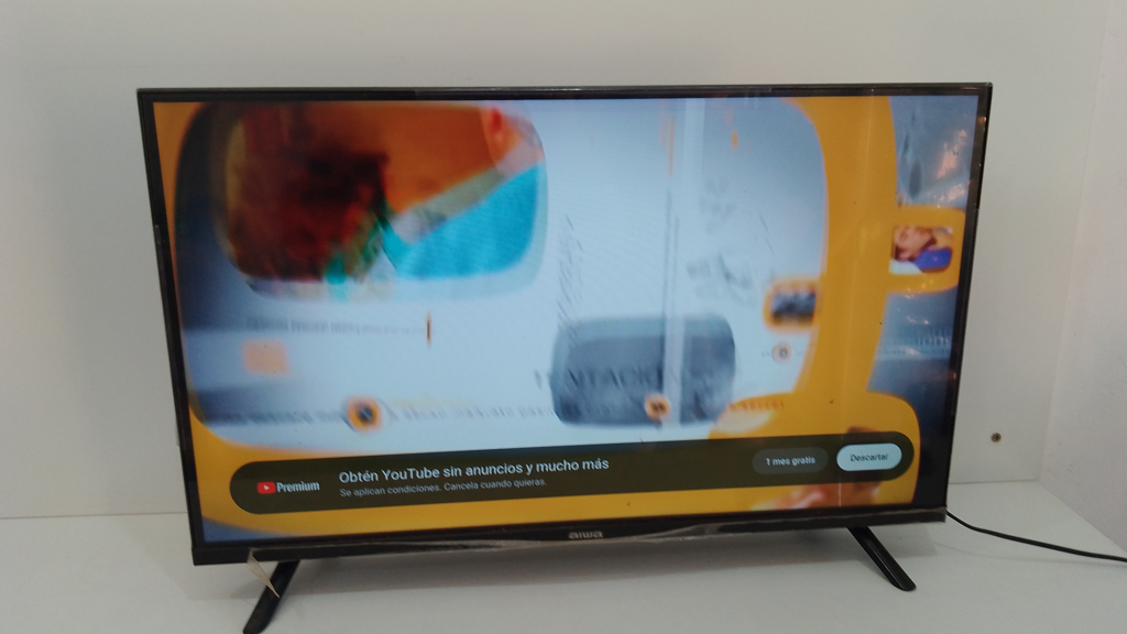 Foto 2 de Televisor Led Smart De 32 '' Marca Aiwa Modelo Aw32b4sm Con Control Usado En Buen Estado Acc Con Patitas
