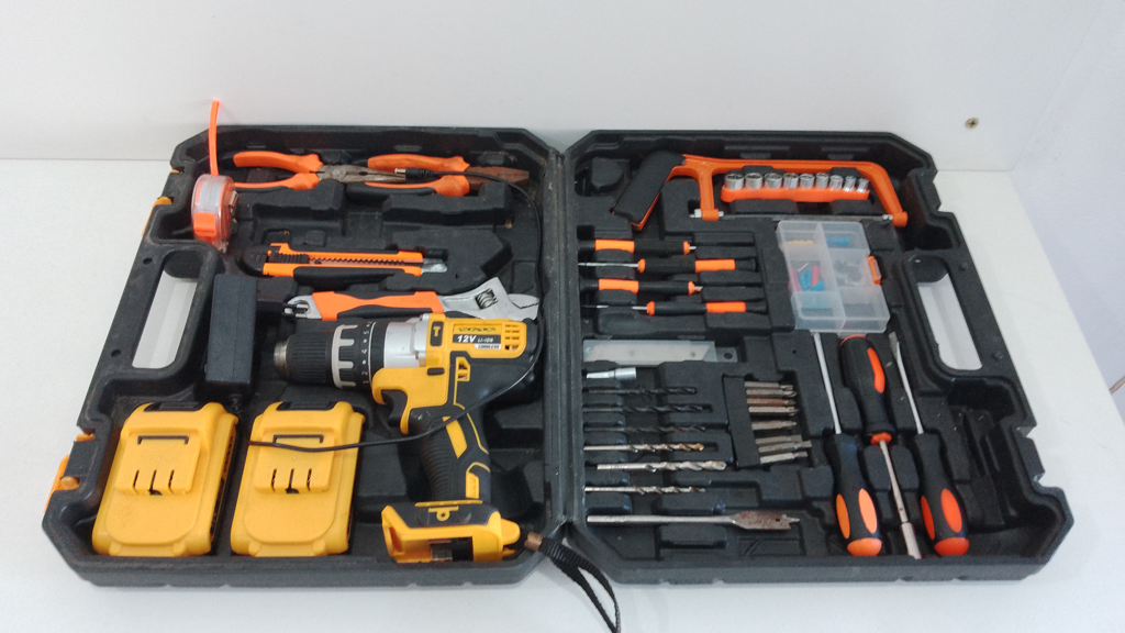 Destornillador Electrico Marca Sate Modelo A-Tk883 Acc Con 2 Baterias Cargador Y Varias Herraamientas
