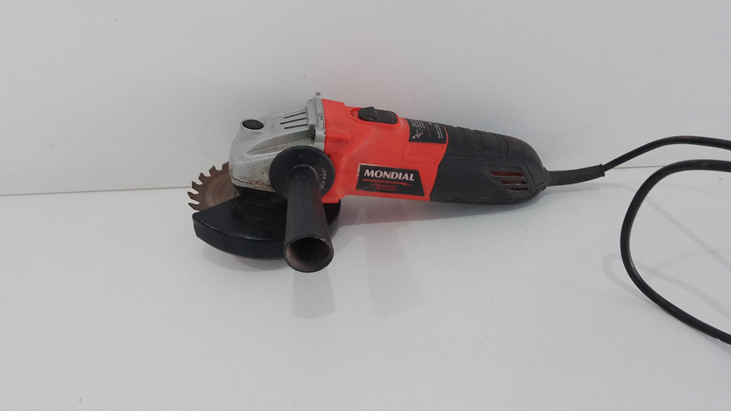 Pulidora Marca Power Tools Modelo Mondial Tamaño Chico Usado En Buen Estado Acc Con Protector Y Disco