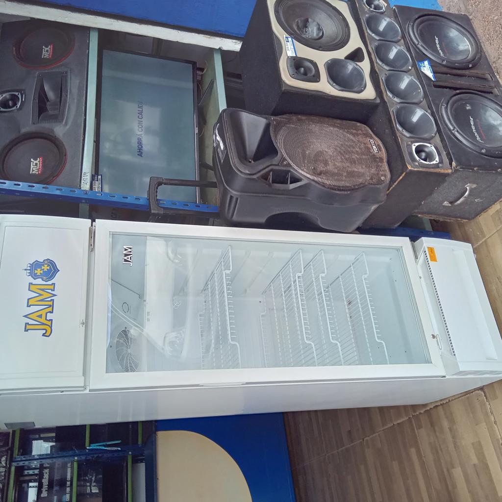 Visicooler Marca Jam Modelo Jams-216s Usado En Buen Estado Acc 4 Parrilla 1 Puerta De Vidrio Cenefa Con Luz Regulador De Temp