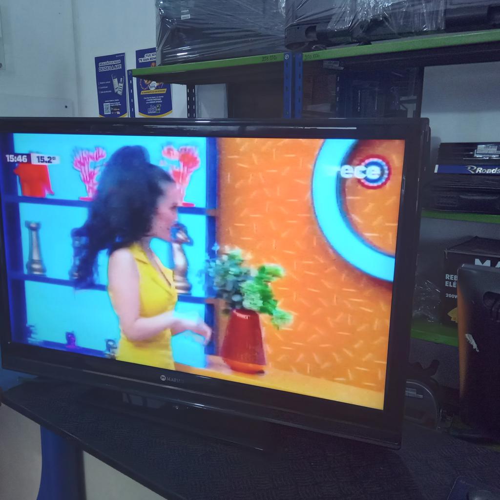 Televisor Led Convencional De 42 '' Marca Matsui Modelo Kl-42is Usado En Buen Estado Sin Control Sin Caja Acc Base Y Cable Cte