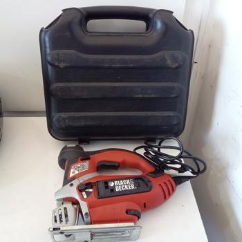 Sierra Tipo : Caladora Marca Black And Decker Modelo Js-700ar Usado En Buen Estado Acc: Sierrita De Corte Comentario: En Estuche Tipo Maletin Color Negro