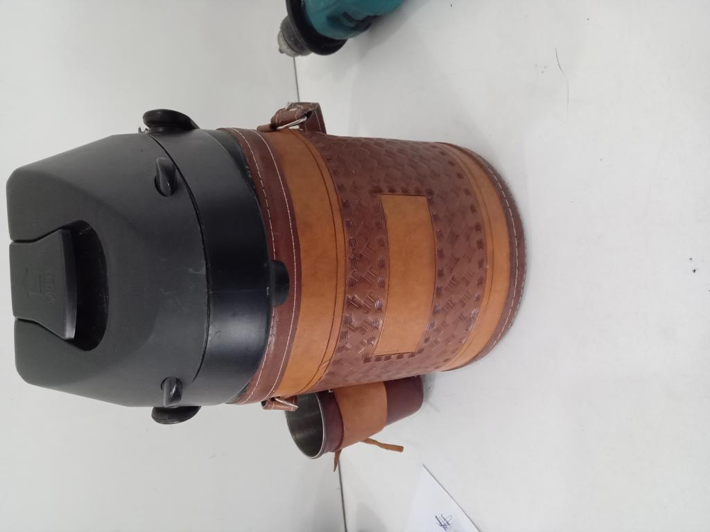 Termo Forrado Marca No Tiene Usado En Buen Estado Con No Tiene Acc Con Pico