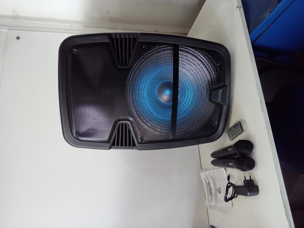 Caja De Sonido Amplificada Marca Kolke Modelo Kbp-157 Con Control Usado En Buen Estado Acc 2 Mic Inalambricos Trasdormador 157 Caja