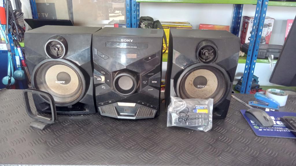 Equipo De Sonido Marca Sony Con Control Modelo Hcd-Esx6 Usado En Buen Estado Acc 2 ParlantesControlAntena Fm Am