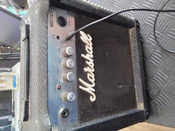 Amplificador De Sonido P/ Guitarra Marca Marshall Modelo Mg10cf Usado En Buen Estado Acc Manija