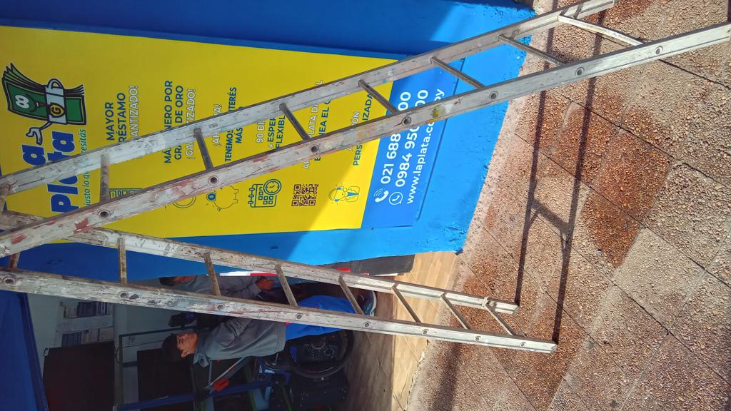 Escalera Marca No Tiene Altura 4 M Cap 100 Kg. Usado En Buen Estado Acc 16 Peldaños Aluminio