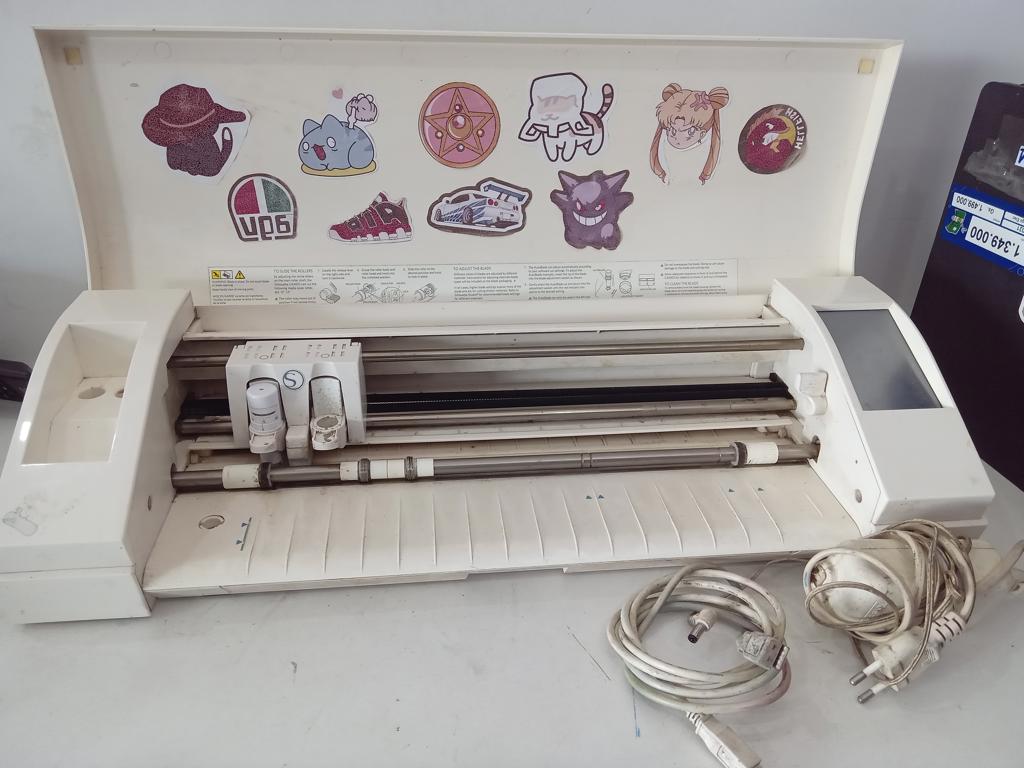 Plotter De Corte Marca Silhoutte Modelo Cameo 3 Con Cable PowerUsb. Acc No Tiene