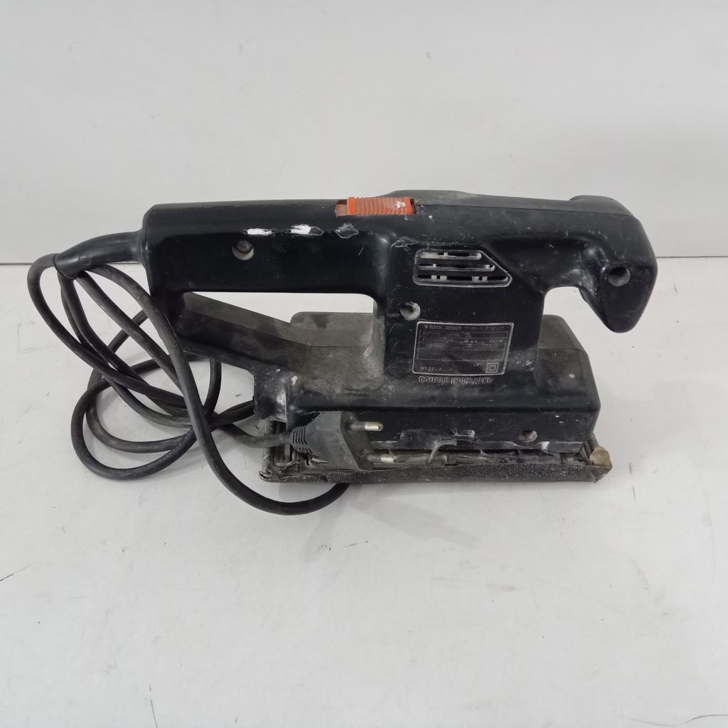 Lijadora Marca Black & Deckerd Modelo Bd170/H1b Usado En Buen Estado Acc No Tiene