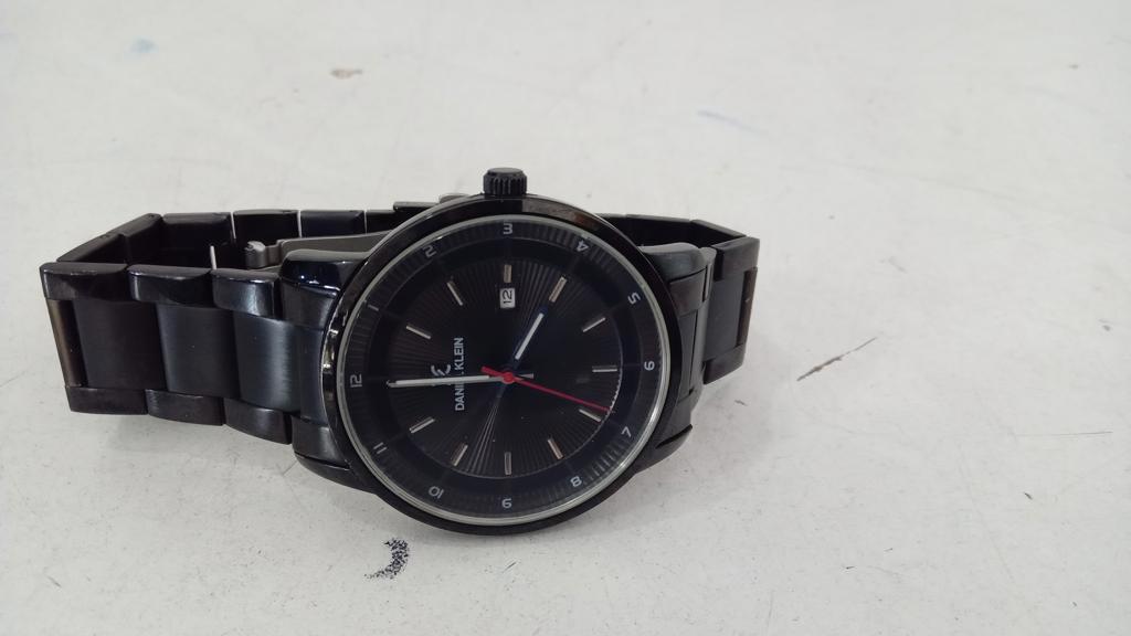 Reloj Para Caballero Marca Daniel Klein Modelo 12114 Usado En Buen Estado Acc Malla Metal Color NegroFecha