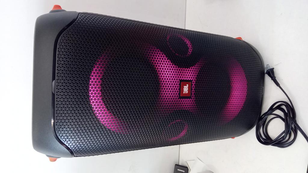 Parlante Portatil Marca Jbl Modelo Party Box 110 Usado En Buen Estado Con No Tiene Acc Cable Ccte