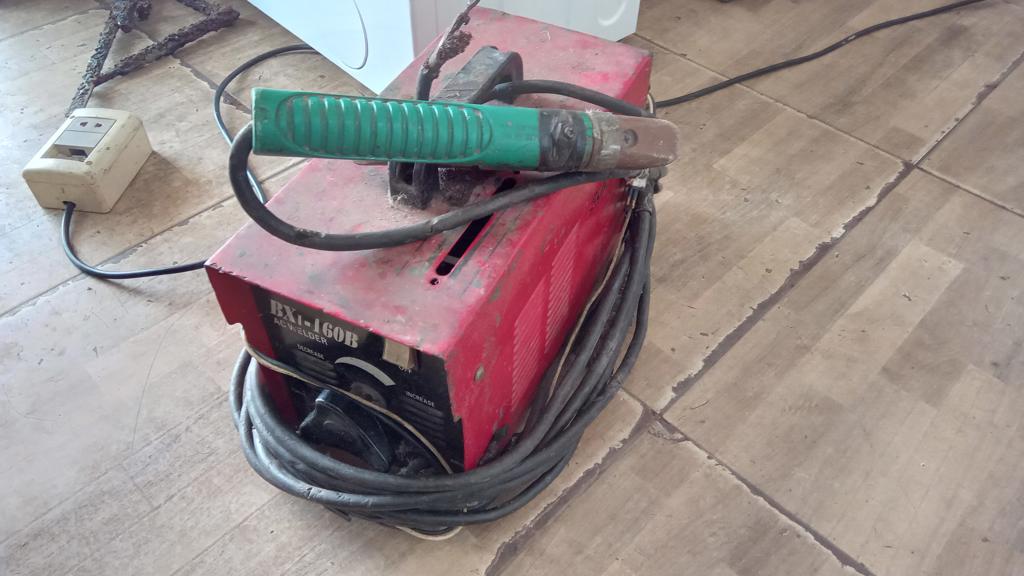 Soldador Marca Solmax Modelo Bx160b Usado Con Desgaste Acc Una Pinza