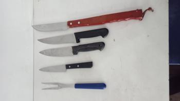 Juego De Cubiertos Marca No Tiene Modelo No Tiene Usado En Buen Estado Con No Tiene Acc 4 Cuchillos Y 1 TenedorPara Barbacoa