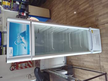 Visicooler Marca Midea Modelo Mdrz302 Usado En Buen Estado Acc 3 Parrillas1 Puerta De Vidrio Luces