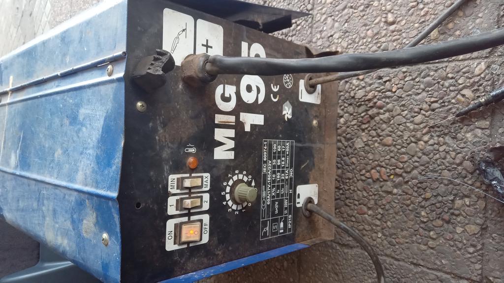Soldador Marca Profield Modelo Mig195 Usado En Buen Estado Acc Cable Positivo Cable Negativo Pinza Rollo De Alambre