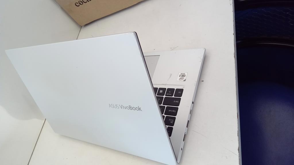 Foto 2 de Notebook Marca Asus Vivobook Modelo X413j Procesador Intel Core I3 Memoria Ram 4 Gb Disco Duro 119 Gb Generacion 10 Acc No Tiene
