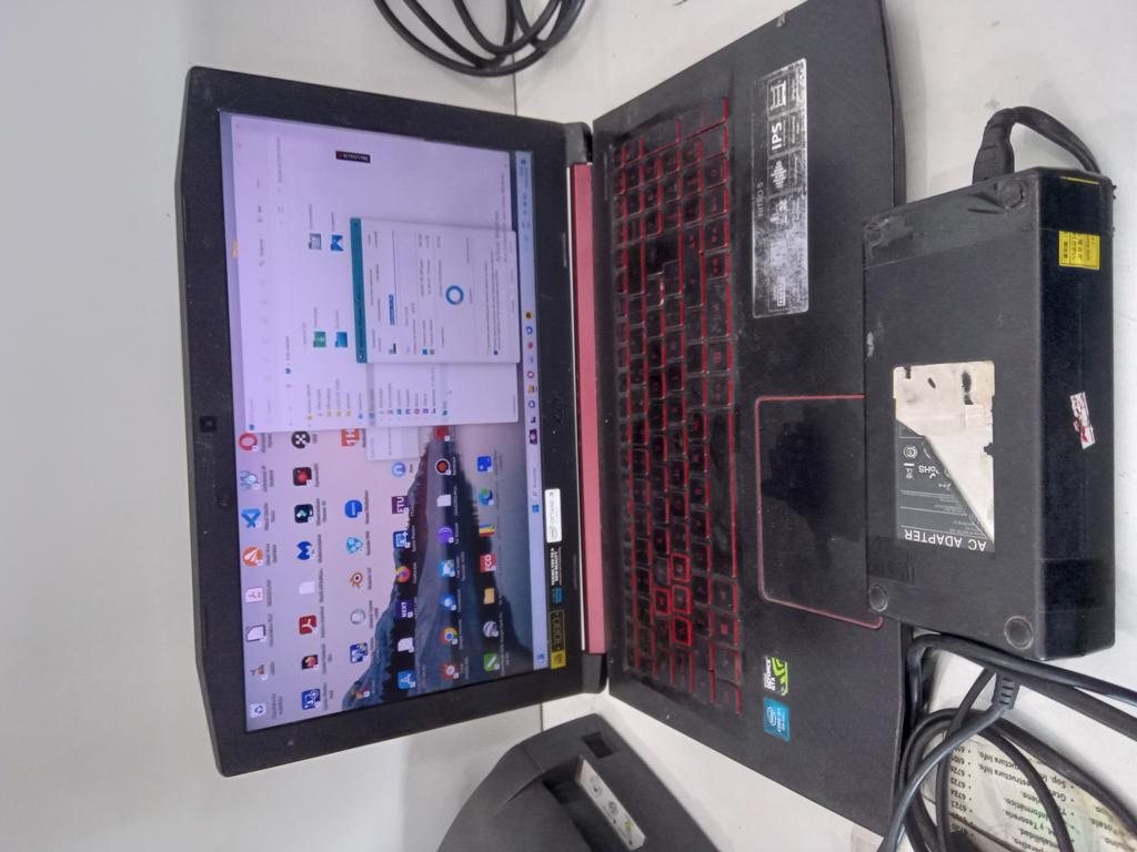 Notebook Marca Acer-Nitro Modelo Modelo An5155252lz Procesador I5-8300h Memoria Ram 16 Gb Disco Duro 500 Gb Generacion No Tiene Acc Estuche De Cuerina