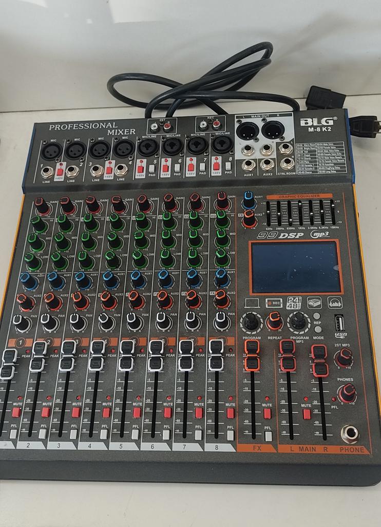 Consola De Sonido Marca Blg Modelo M-8 K2 Nro Usado En Buen Estado Acc Cable Corriente
