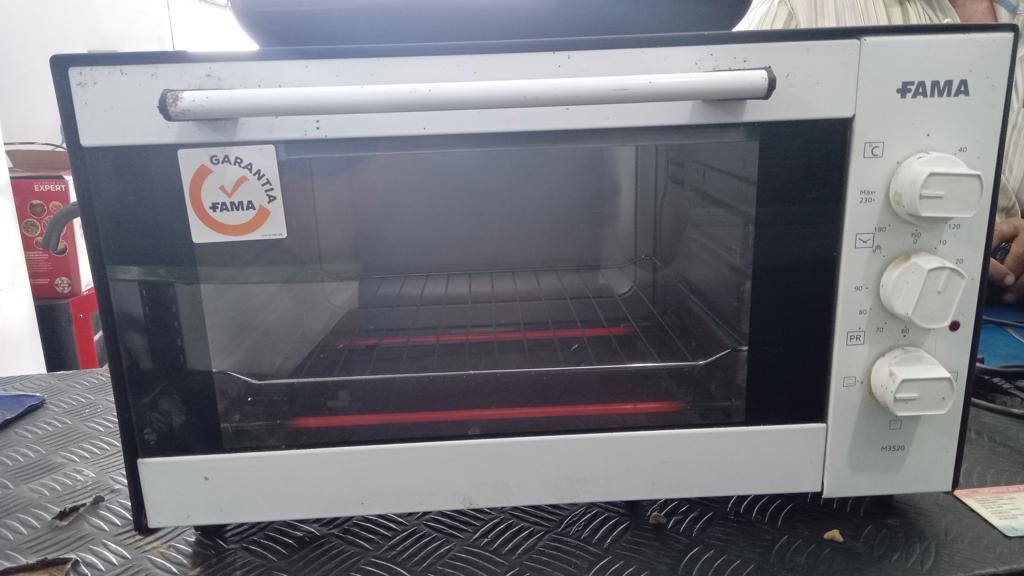 Horno Marca Fama Litros 35 Modelo M3520 Usado En Buen Estado Acc Una Parilla Una Bandeja