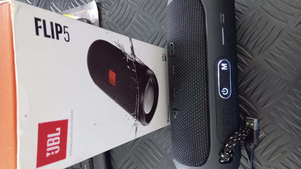 Parlante Portatil Marca Jbl Modelo Flip 5 Usado En Buen Estado Con No Tiene Acc Cable Usb En Caja