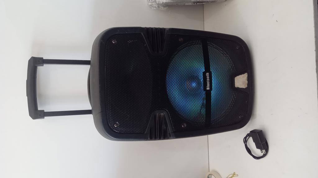 Caja De Sonido Amplificada Marca Mega Star Modelo Spa123btk Sin Control Usado En Buen Estado Acc Manija Ruedas