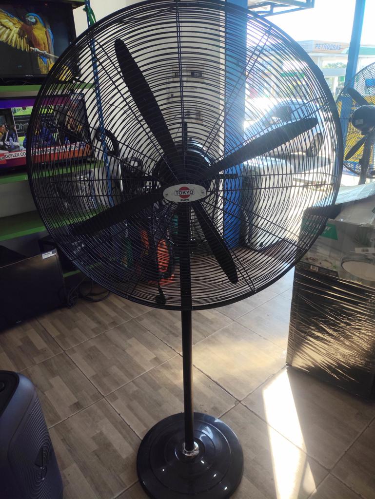 Ventilador 3 Velocidades Marca Tokyo Industrial De Pie De 30 Modelo Vetokpii30-D Usado En Buen Estado Acc Base4 Aspas3 Velocidades