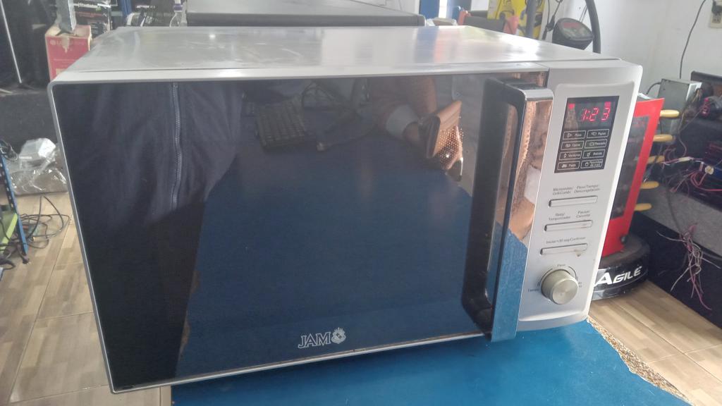 Microondas Marca Jam Modelo Ax360jmk Usado En Buen Estado Acc Plato De Vidrio Y SoporteDigital