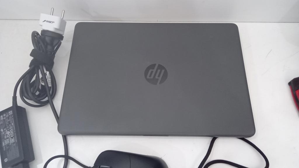 Foto 2 de Notebook Marca Hp Modelo Hp240 G8 Procesador I3 1115g4 3.0ghz Memoria Ram 8 Gb Disco Duro 256 Gb Generacion 11 Acc 1 Mouse Alambrico (Fantech Helios Ux3)
