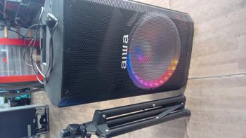 Caja De Sonido Amplificada Marca Aiwa 15 Modelo Awtsp15k Sin Control Usado Con Desgaste Acc PedestalCable CorrienteBt