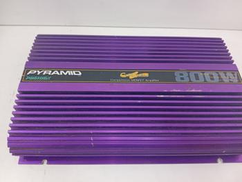 Amplificador De Sonido P/ Automovil Marca Pyramid Golds Series Modelo Pb8610gx Usado Con Desgaste Acc No Tiene